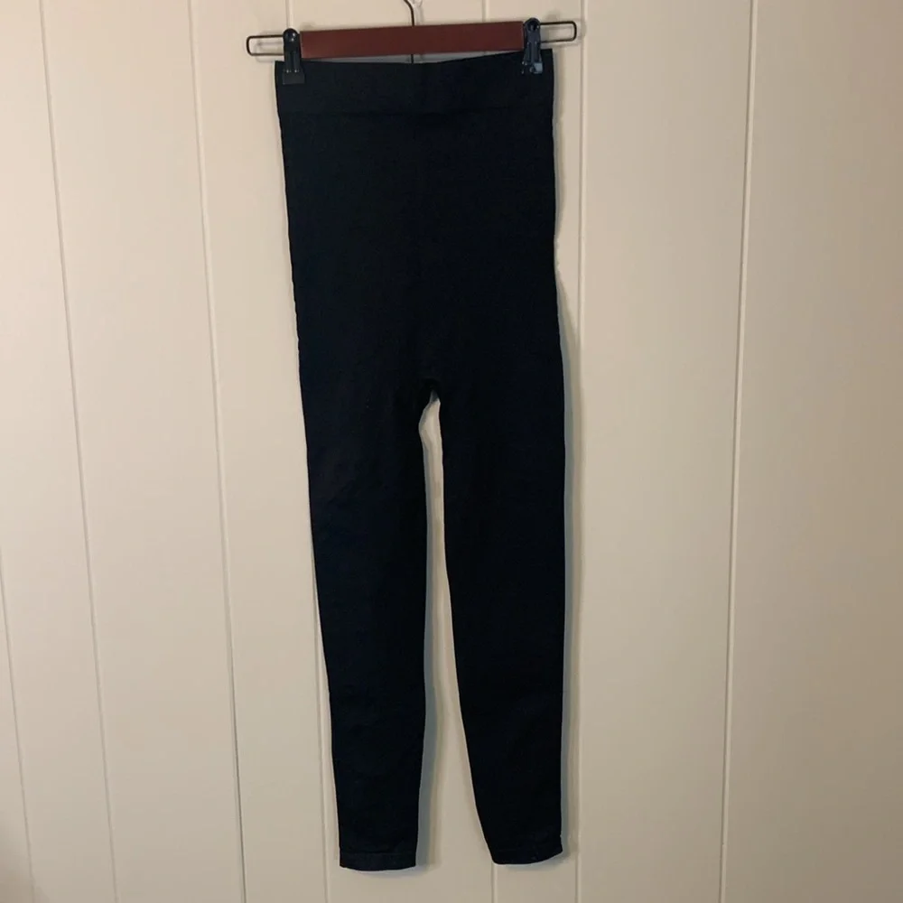 BLANQI Black Highwaist Everyday Leggings Size Small